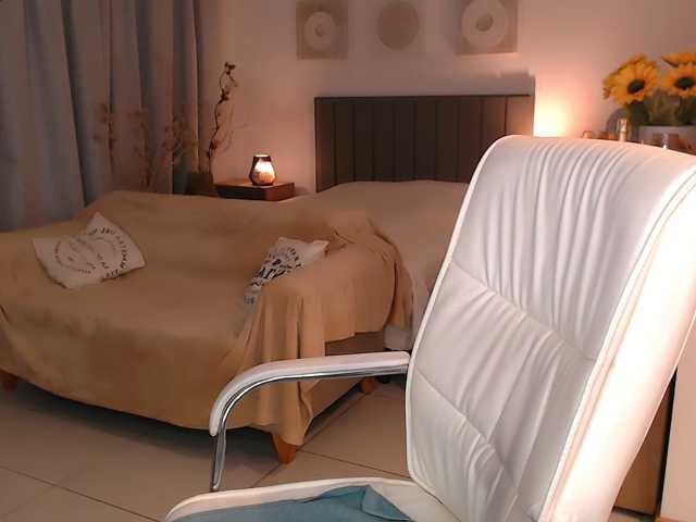 Tilly-Eliot live cam on BongaCams