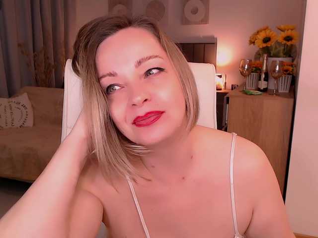 Tilly-Eliot live cam on BongaCams