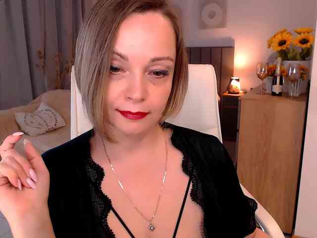 Tilly-Eliot's webcam live show