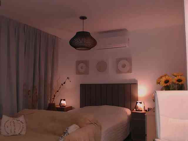 Tilly-Eliot webcam