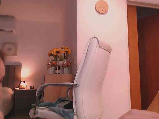 Tilly-Eliot webcam