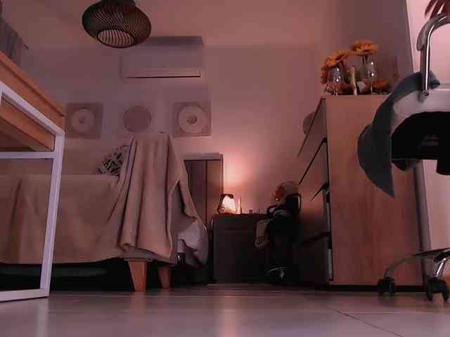 Tilly-Eliot webcam