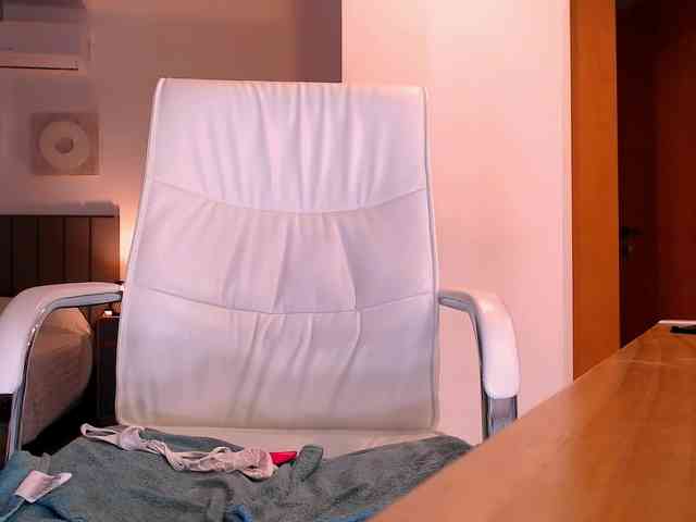 Tilly-Eliot webcam