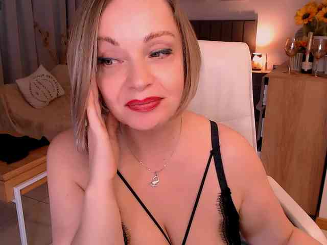 Tilly-Eliot Sex Cam Show