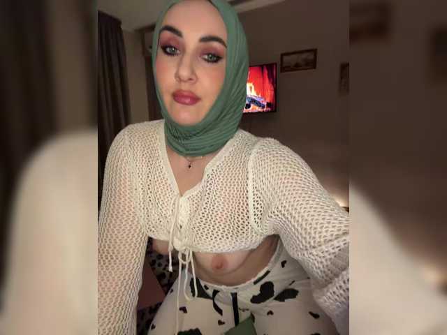 Plennica's BongaCams show and profile