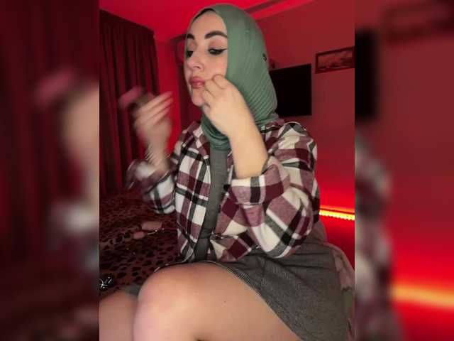 Plennica's BongaCams show and profile