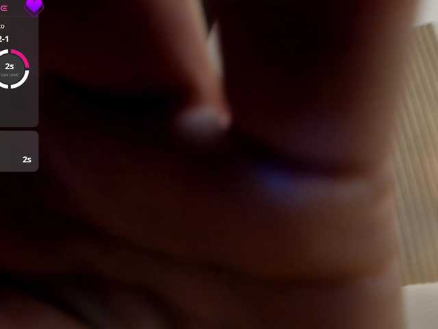 Sarawhitee live cam on BongaCams