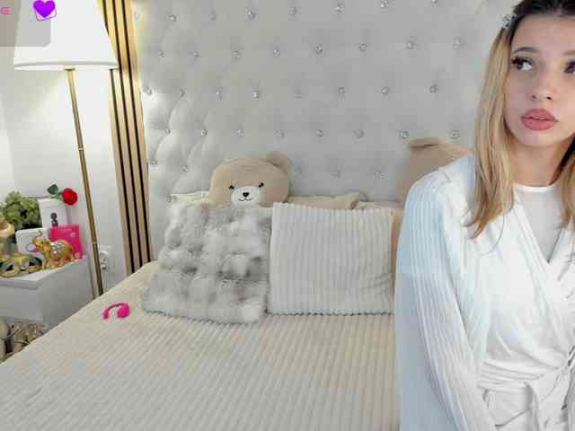 Sarawhitee webcam