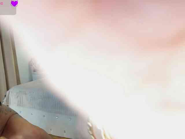 Sarawhitee webcam