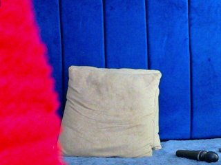 KIARATENTATION's Live Webcam