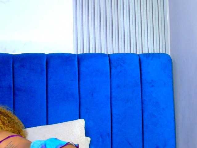 KIARATENTATION live webcam show