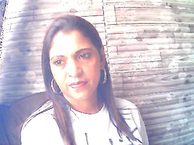 Indianlusty webcam bongacams model stream image