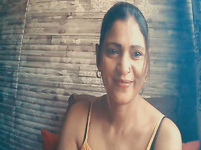 Indianlusty live cam on BongaCams