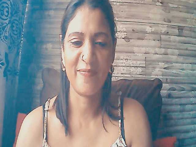 Indianlusty live cam on BongaCams