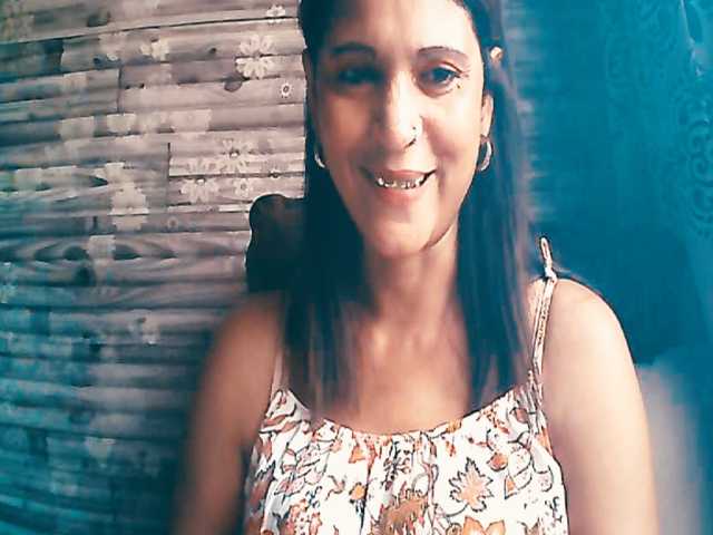 Indianlusty, live now on BongaCams
