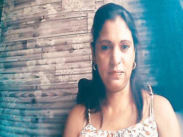 Indianlusty, en directo ahora en BongaCams