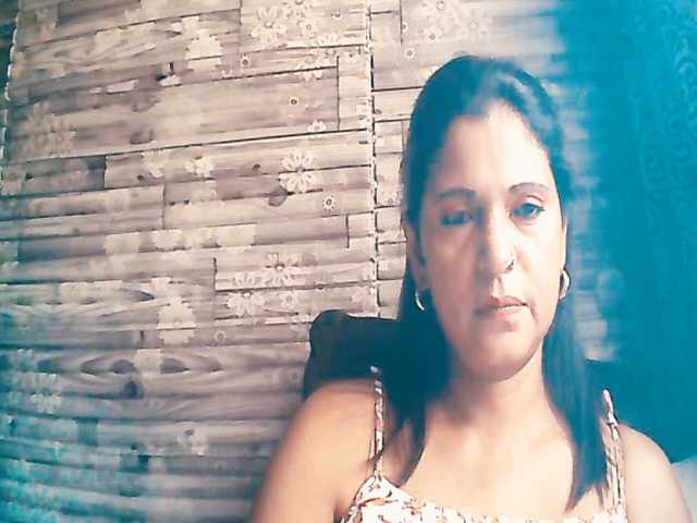 Indianlusty, en directo ahora en BongaCams