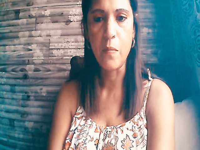 Indianlusty, en directo ahora en BongaCams