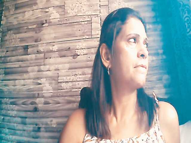 Indianlusty, live now on BongaCams
