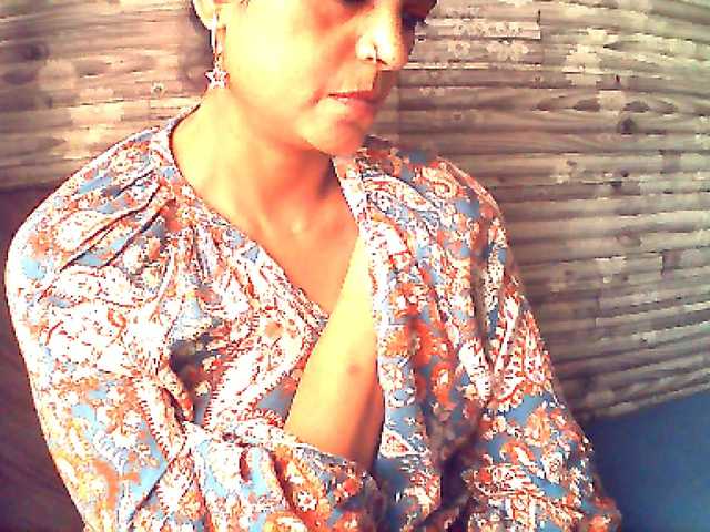 Indianlusty live cam on BongaCams