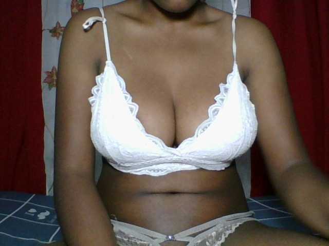 MelanyAlex live cam on BongaCams