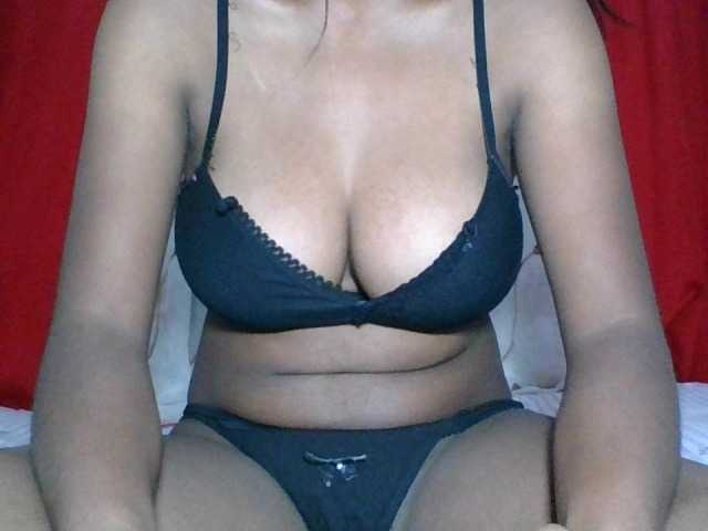 MelanyAlex live cam on BongaCams