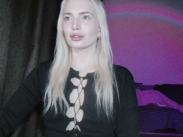 SpaceMarsi's BongaCams show and profile