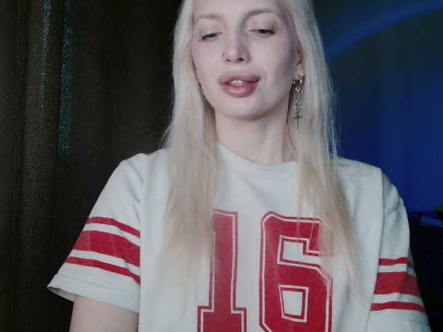 SpaceMarsi's BongaCams show and profile