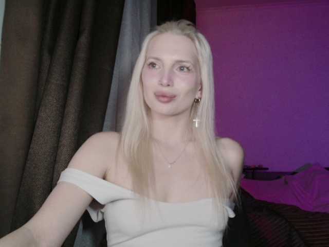 SpaceMarsi's BongaCams show and profile