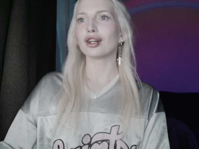 SpaceMarsi's BongaCams show and profile