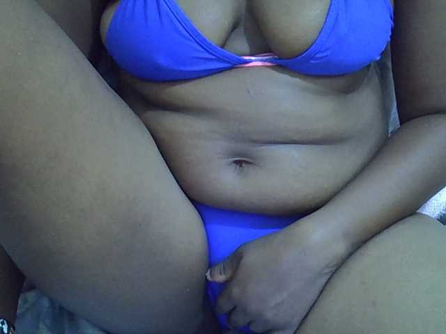 Cuttey30 live cam on BongaCams