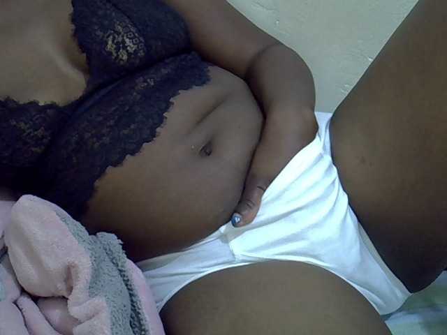 Cuttey30 live cam on BongaCams