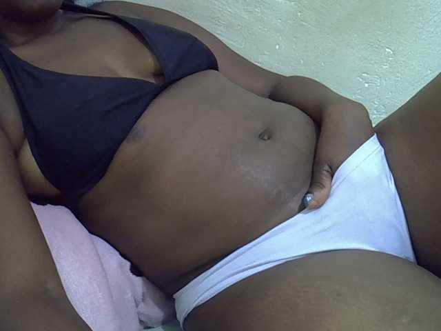 Cuttey30 live cam on BongaCams