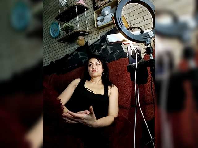 Lina-a-13's BongaCams show and profile