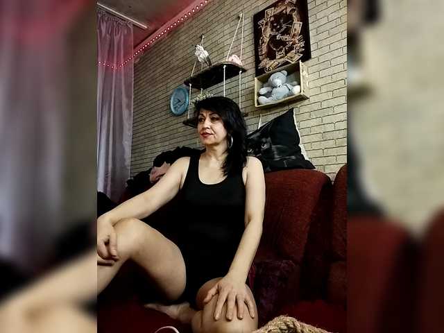 Lina-a-13's BongaCams show and profile