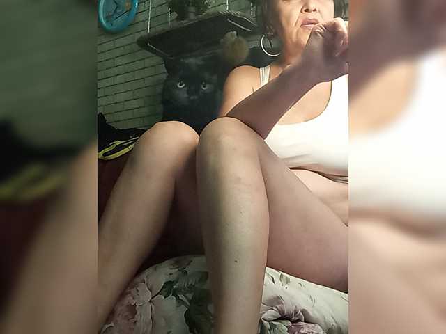 Lina-a-13 live cam on BongaCams