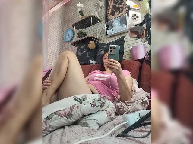 Lina-a-13 live cam on BongaCams