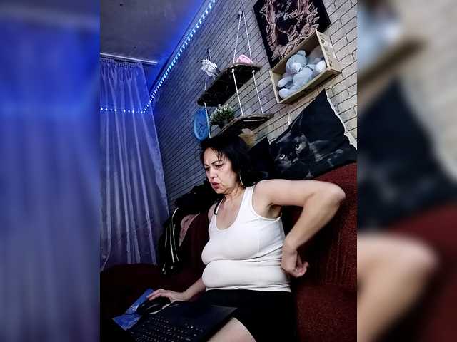 Lina-a-13's BongaCams show and profile