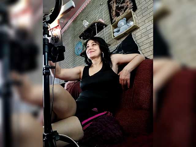 Lina-a-13's BongaCams show and profile