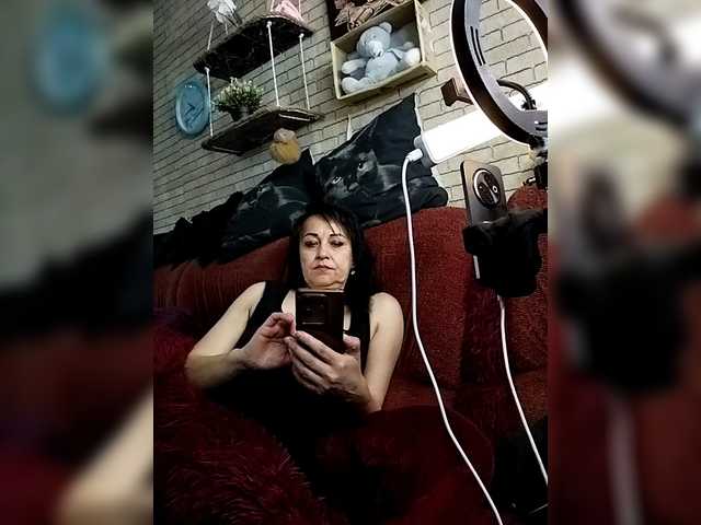 Lina-a-13's BongaCams show and profile