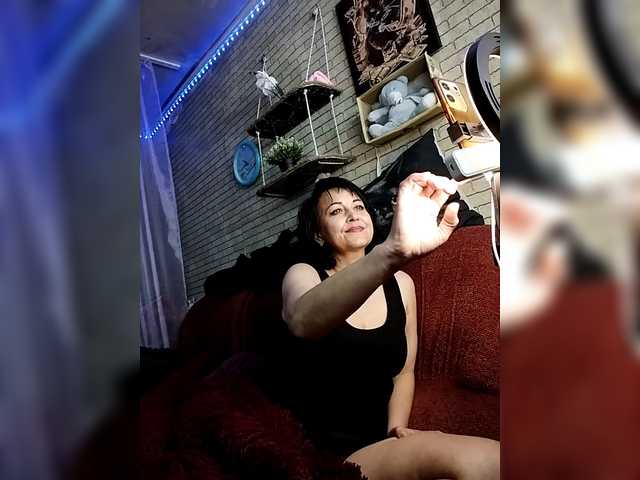 Lina-a-13's BongaCams show and profile