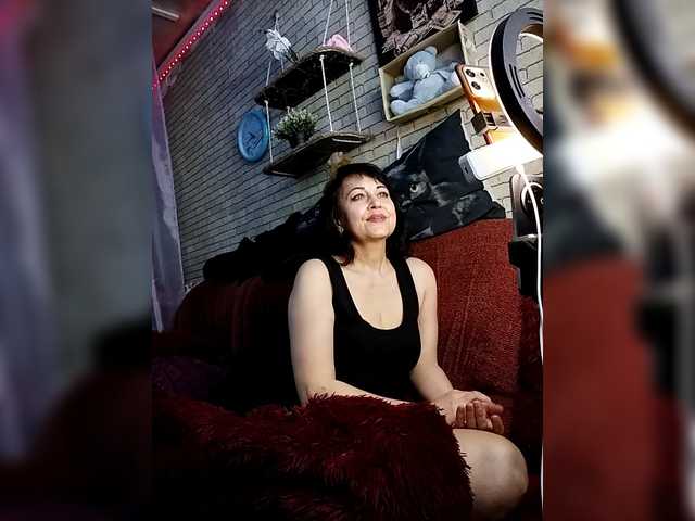 Lina-a-13's BongaCams show and profile