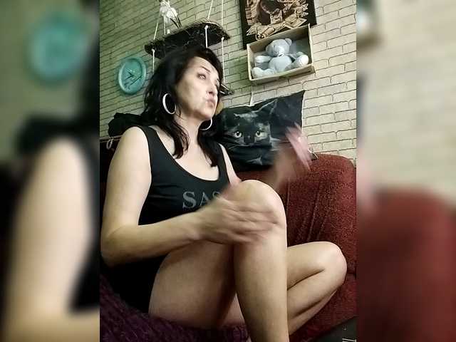 Lina-a-13's BongaCams show and profile