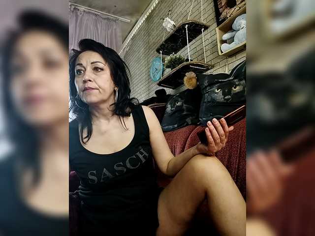 Lina-a-13's BongaCams show and profile