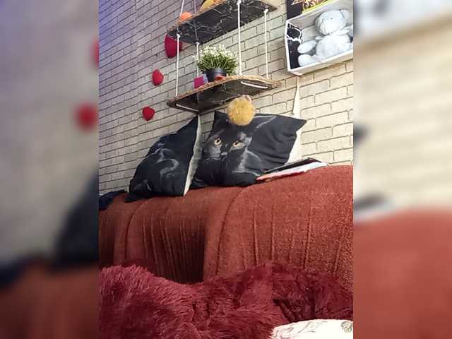 Lina-a-13 live cam preview