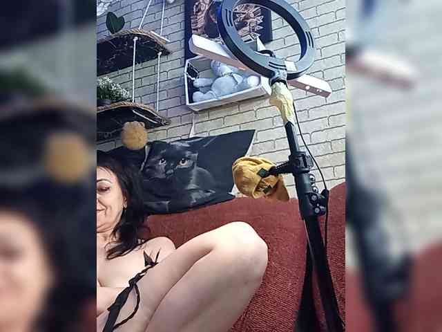 Lina-a-13 webcam