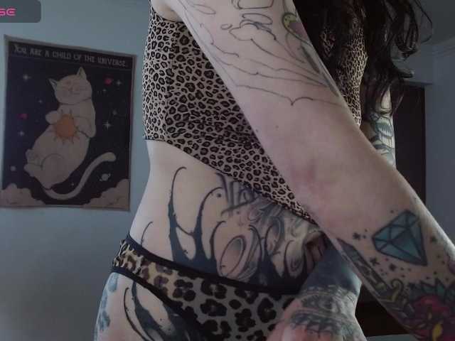 Inked-Val live cam on BongaCams