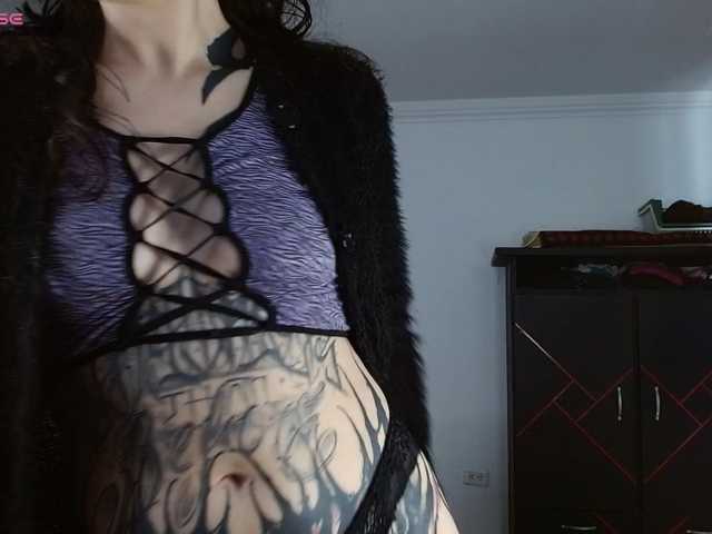 Inked-Val live cam on BongaCams