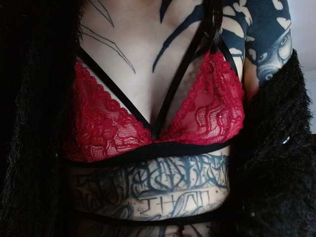 Inked-Val live cam on BongaCams