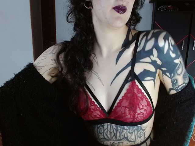 Inked-Val live cam on BongaCams